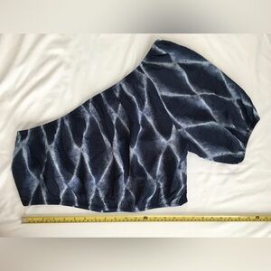NWT Banana Republic navy/blue/white tie dyed lightweight 1 shoulder crop top.